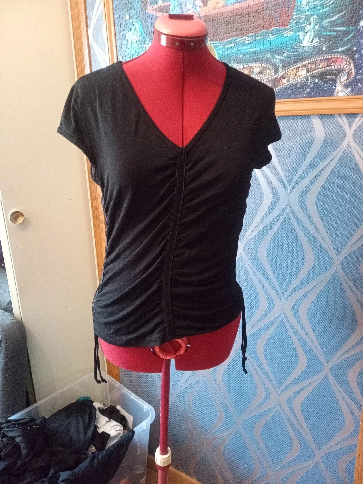 Top Noir Froncé & Ajustable – Style Y2K / Casual Chic